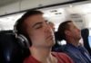 Alvás repülés közben