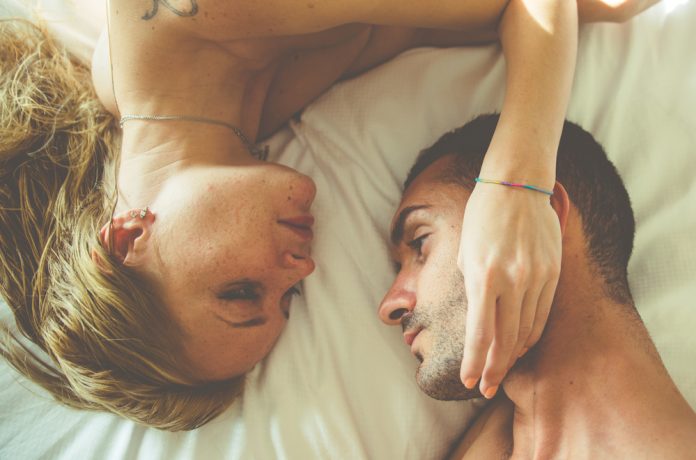 A tantrikus szex fontos eleme a szemkontaktus
