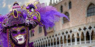 A velencei karnevál minden évben hatalmas ünnepség