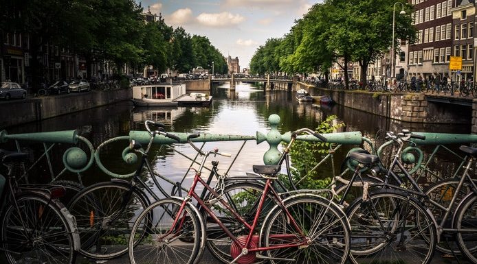Hollandia cölöpökre épült fővárosa, Amsterdam