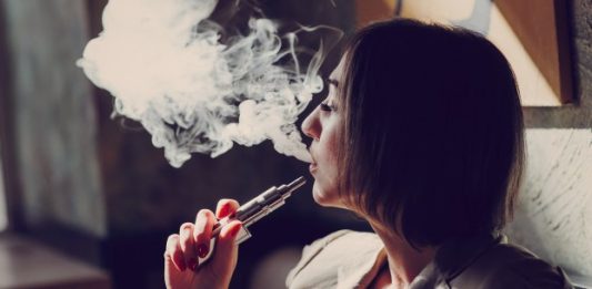 A fiatalos külső a dohányzás elhagyásán is múlik