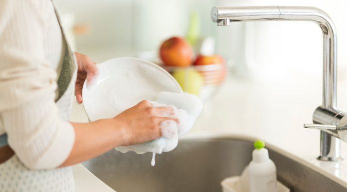 Mennyit baktériumot rejt a konyhai mosogatószivacs?